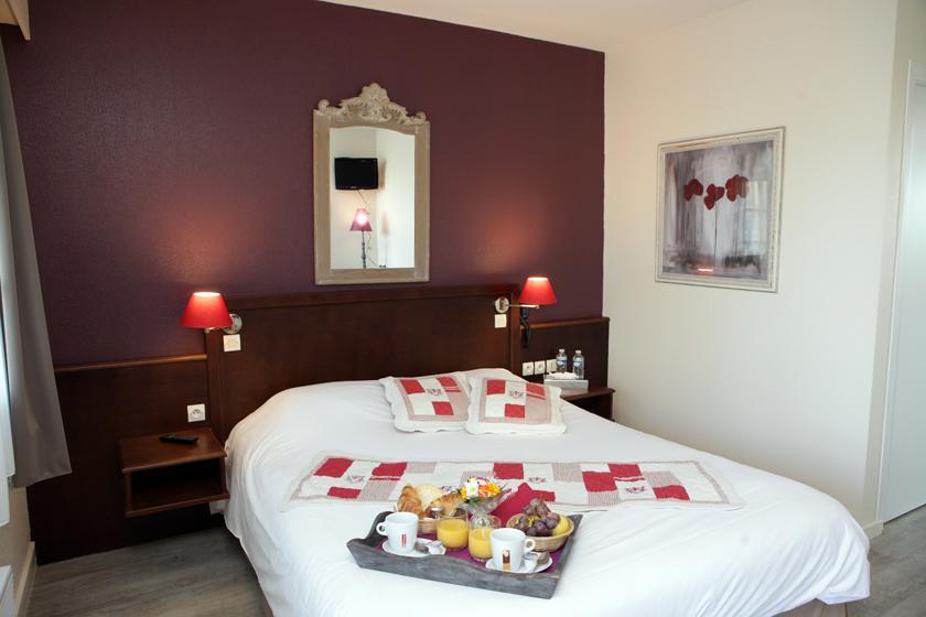 Chaufour-lès-Bonnières Logis Hotel Les Nympheas חדר תמונה