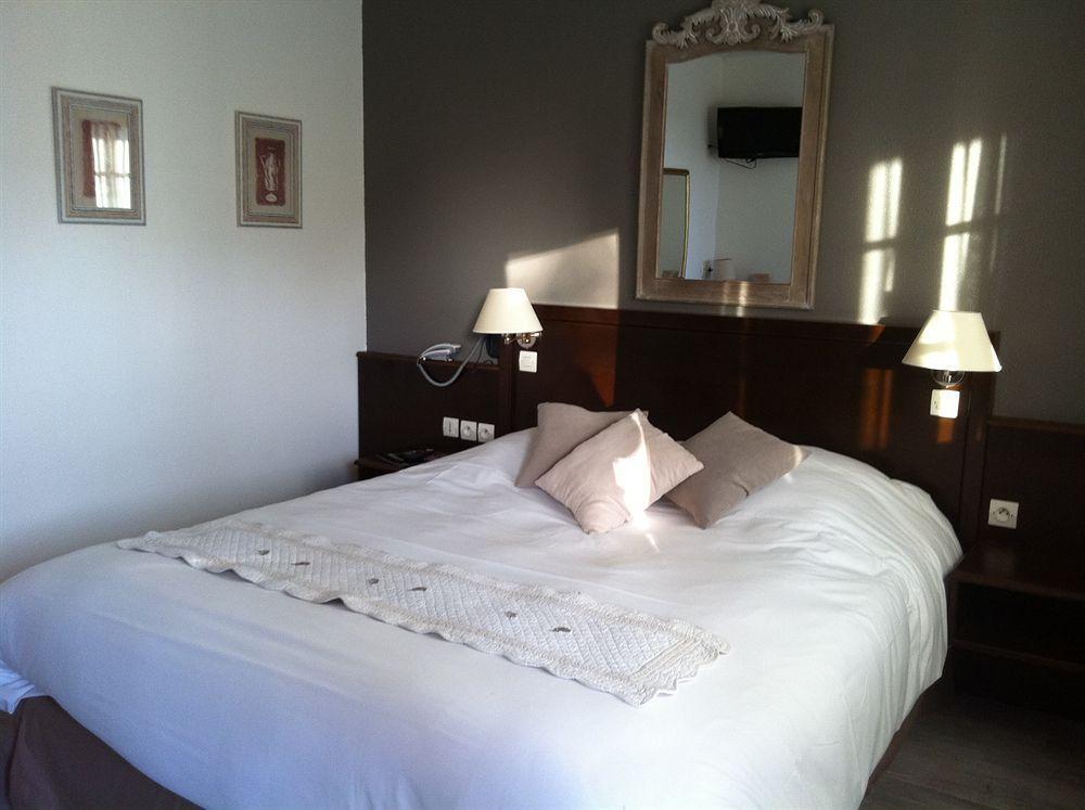 Chaufour-lès-Bonnières Logis Hotel Les Nympheas מראה חיצוני תמונה