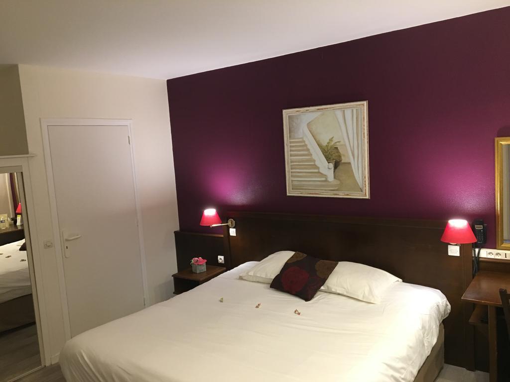Chaufour-lès-Bonnières Logis Hotel Les Nympheas מראה חיצוני תמונה