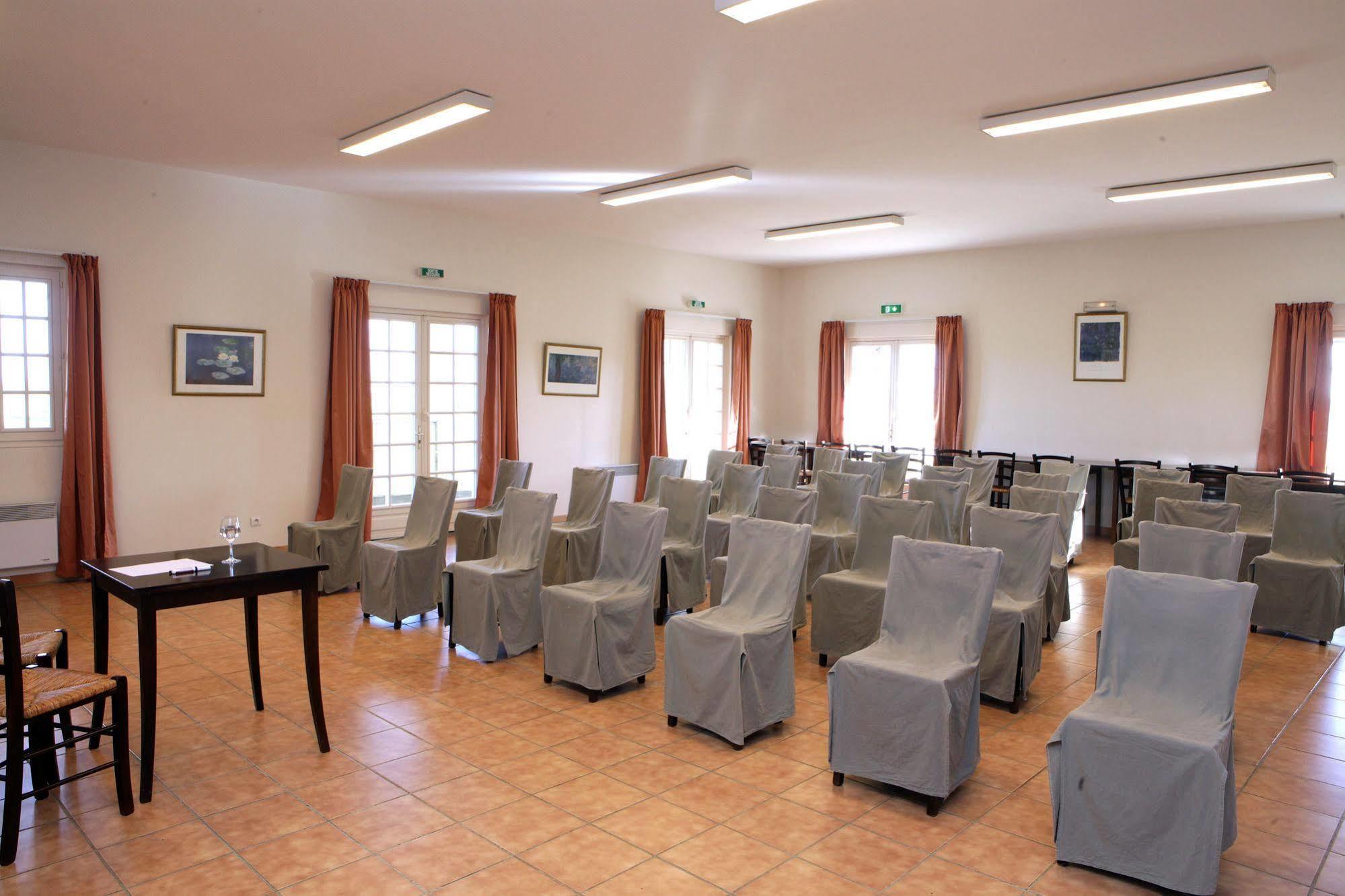 Chaufour-lès-Bonnières Logis Hotel Les Nympheas מראה חיצוני תמונה
